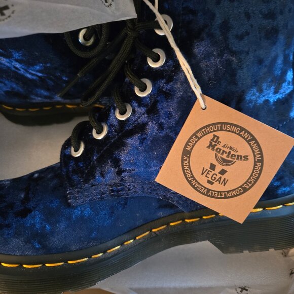 NWT Dr. Martens Boots - Picture 7 of 7